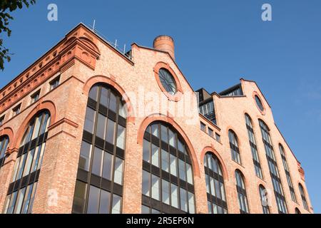 La precedente stazione di potenza di Lots Road, ora Sir Terry Farrell's The Powerhouse at Chelsea Waterfront, Londra, SW10, Inghilterra, Regno Unito Foto Stock