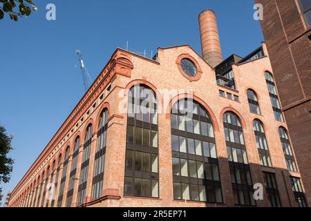 La precedente stazione di potenza di Lots Road, ora Sir Terry Farrell's The Powerhouse at Chelsea Waterfront, Londra, SW10, Inghilterra, Regno Unito Foto Stock