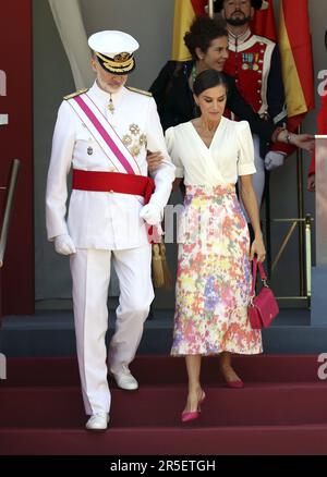 Re Felipe VI e la Regina Letizia durante il giorno 2023 delle forze armate nazionali spagnole a Granada, sabato 3 giugno 2023. Credit: STAMPA CORDON/Alamy Live News Foto Stock