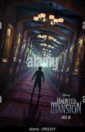 Manifesto del film di Haunted Mansion Foto Stock