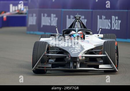 Giacarta, Indonesia. 3rd giugno, 2023. Mitch Evans of New Zealand di Jaguar TCS Racing durante la gara ABB Formula-e CHAMPIONSHIP JAKARTA e-Prix a Giacarta, Indonesia, 3 giugno 2023. Credit: Zulkarnain/Xinhua/Alamy Live News Foto Stock