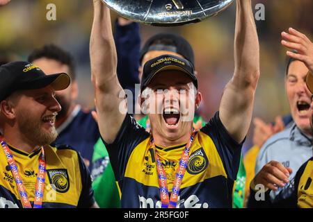 Sydney, Australia. 3rd giugno 2023; CommBank Stadium, Sydney, NSW, Australia: A-League Grand Final Football, Melbourne City contro Central Coast Mariners; i giocatori Mariners festeggiano la vittoria della Grand Final Credit: Action Plus Sports Images/Alamy Live News Foto Stock