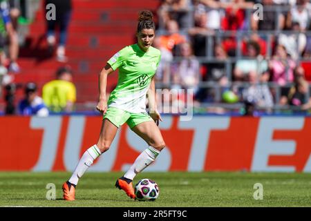 Eindhoven, Paesi Bassi. 03rd giugno, 2023. EINDHOVEN, PAESI BASSI - 3 GIUGNO: Dominique Janssen di VfL Wolfsburg in azione durante la finale della UEFA Women's Champions League tra FC Barcelona e VfL Wolfsburg allo stadio PSV il 3 giugno 2023 a Eindhoven, Paesi Bassi (Foto di Joris Verwijst/Orange Pictures) Credit: Orange Pics BV/Alamy Live News Foto Stock