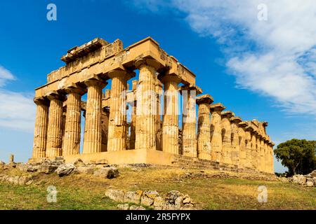 Il Tempio di Hera a Selinunte (Tempio e sulla collina orientale), antica città greca. Parco Archeologico, Selinunte a Castelvetran. È il migliore contro Foto Stock