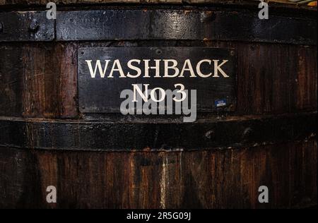 Distilleria Strathisla a Keith, antico washback in legno. Scozia, Aberdeenshire, Scozia Foto Stock