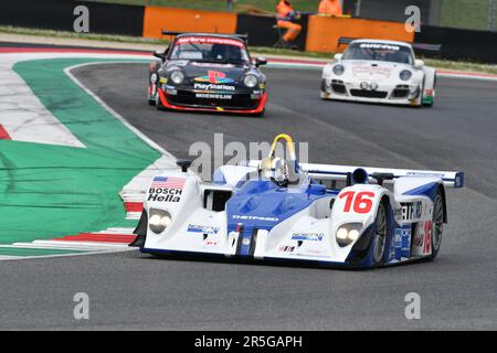 Scarperia, 2 aprile 2023: MG-Lola EX257° anno 2004 in azione durante il Mugello Classic 2023 sul circuito del Mugello in Italia. Foto Stock