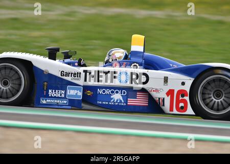 Scarperia, 2 aprile 2023: MG-Lola EX257° anno 2004 in azione durante il Mugello Classic 2023 sul circuito del Mugello in Italia. Foto Stock