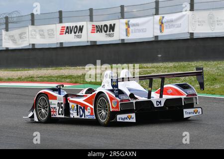 Scarperia, 2 aprile 2023: MG-Lola EX264° anno 2005 in azione durante il Mugello Classic 2023 sul circuito del Mugello in Italia. Foto Stock