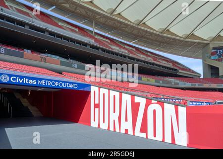 Uscire dal tunnel dei giocatori all'arena Civitas Metropolitano - il parco giochi ufficiale del FC Atletico Madrid Foto Stock