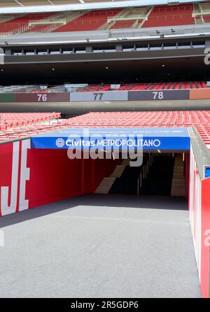 Uscire dal tunnel dei giocatori all'arena Civitas Metropolitano - il parco giochi ufficiale del FC Atletico Madrid Foto Stock