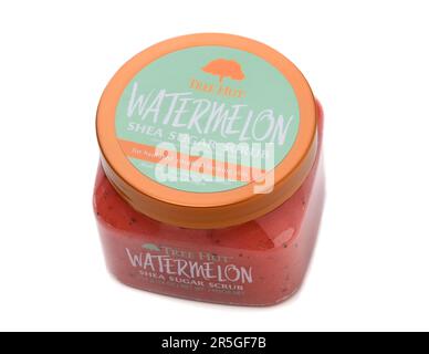 IRIVNE, CALIFORNIA - 02 giugno 20223: Un vaso di Hut Tree Watermelon Shea Sugar Scrub. Foto Stock