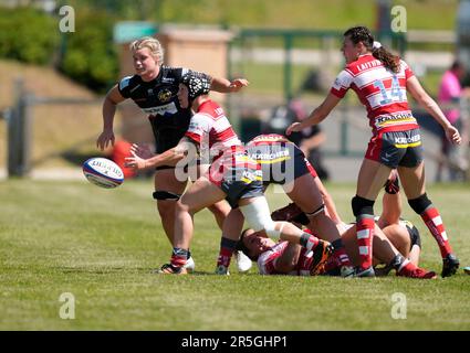 Gloucester,UK, 03 giu 2023 Bianca Blackburn (Gloucester) passa la palla durante il Gloucester-Hartpury v Exeter Chiefs Allianz 15 all'Alpas Arena Gloucester Regno Unito il 03 2023 giugno Graham Glendinning / Graham Glendinning / Alamy Live News Punteggio finale: 19 - 58 Credit: Graham Glendinning / Glennamy Sports/Alamy Live News Foto Stock