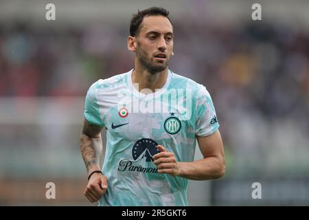 Torino, Italia. 3rd giugno, 2023. Hakan Calhanoglu del FC Internazionale durante la Serie A match allo Stadio Grande Torino, Torino. Il credito di immagine dovrebbe essere: Jonathan Moskrop/Sportimage Credit: Sportimage Ltd/Alamy Live News Foto Stock