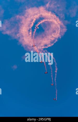 RAF Falcons Parachute Display Team al Midlands Air Festival 2023 Foto Stock