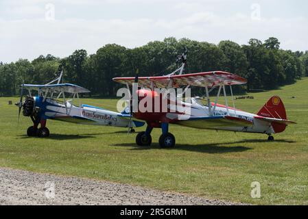 AeroSuperBatics Wingwalkers mostra la squadra al Midlands Air Festival 2023 Foto Stock