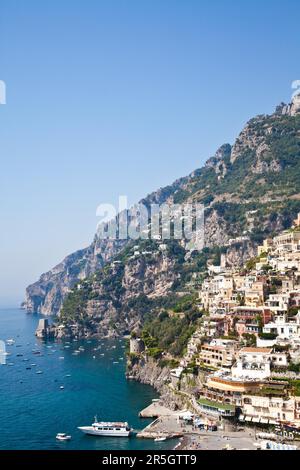 Vista panoramica di Minori, meravigliosa città costiera Amalfitana - Italia Foto Stock