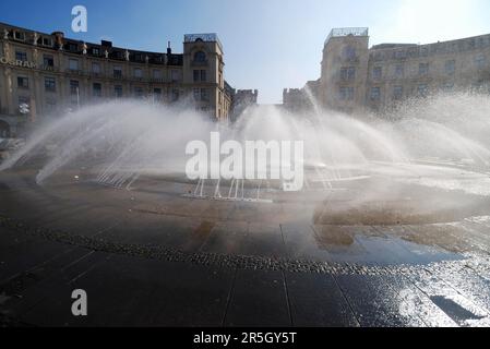 MONACO di BAVIERA, GERMANIA, 4 OTTOBRE: La fontana Stachus a Monaco di Baviera, presso Karlsplatz, il 4 ottobre 2011. Monaco è la città più grande della Baviera, con quasi 100 abitanti Foto Stock