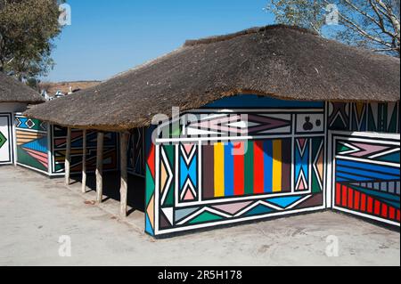 Museo Village del Ndebele, Botshabelo, Middelburg, Mpumalanga, Sud Africa Foto Stock