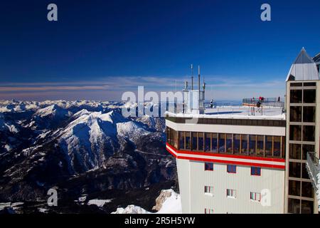 Terrazza panoramica, stazione di montagna, Zugspitze montagna, Tirolo, Austria Foto Stock