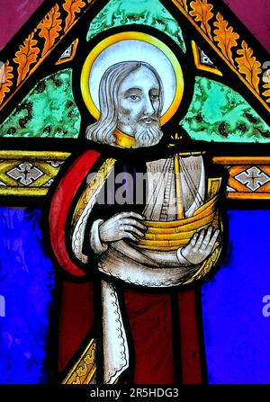 St Jude, vetrata, di Joseph Grant, 1855, Wighton, Norfolk, Inghilterra, Regno Unito Foto Stock