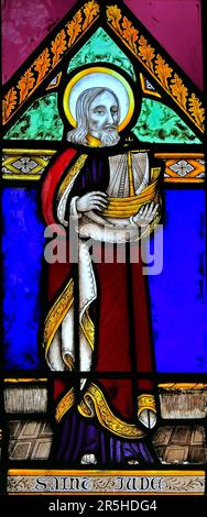 St Jude, vetrata, di Joseph Grant, 1855, Wighton, Norfolk, Inghilterra, Regno Unito Foto Stock