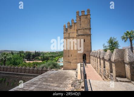 Torre dell'omaggio (Torre del Homenaje) a Alcazar de los Reyes Cristianos - Cordoba, Andalusia, Spagna Foto Stock