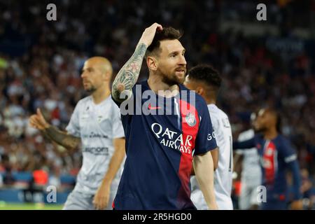 Parigi, Francia. 3rd giugno, 2023. Lionel messi di Parigi-Saint Germain reagisce durante la partita di calcio della Lega francese 1 tra Parigi-Saint Germain (PSG) e Clermont a Parigi, in Francia, il 3 giugno 2023. Credit: RIT Heize/Xinhua/Alamy Live News Foto Stock