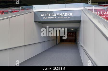 Uscire dal tunnel dei giocatori all'arena Civitas Metropolitano - il parco giochi ufficiale del FC Atletico Madrid Foto Stock