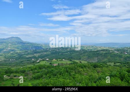 Vista sulla caratteristica campagna della provincia di Avellino. Foto Stock