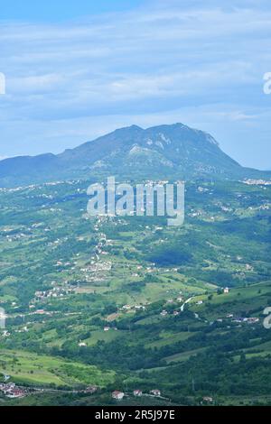 Vista sulla caratteristica campagna della provincia di Avellino. Foto Stock