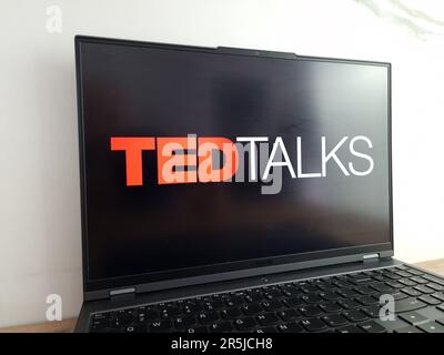 KONSKIE, Polonia - 28 maggio 2023: IL LOGO TED globale delle conferenze viene visualizzato sullo schermo del PC portatile Foto Stock