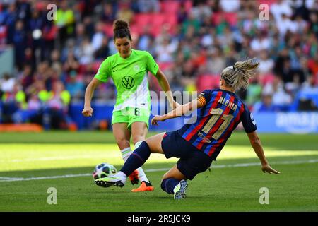 EINDHOVEN, PAESI BASSI - 3 giugno 2023: Dominique Janssen, Alexia Putellas. L'ultima partita di calcio della UEFA Women's Champions League FC Barcelona Feme Foto Stock