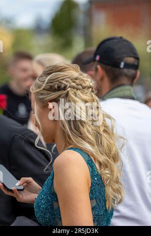 Il giorno migliore dell'anno, quando il Prom avviene per gli studenti a Ludvika Svezia 2023 Foto Stock