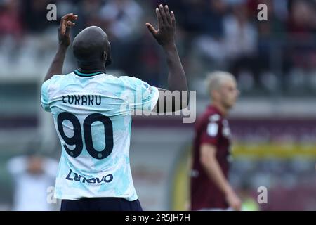 Torino, Italia. 03rd giugno, 2023. Romelu Lukaku del FC Internazionale gests durante la Serie Una partita di calcio tra Torino FC e FC Internazionale allo Stadio Olimpico il 3 giugno 2023 a Torino. Credit: Marco Canoniero/Alamy Live News Foto Stock