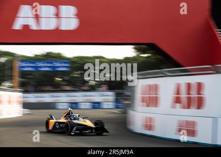 05 HUGHES Jake (gbr), Neom McLaren Formula e Team, Spark-Nissan, Nissan e-4ORCE 04, azione durante il 2023° ePrix di Giacarta, 8th° meeting del 2022-23° Campionato del mondo ABB FIA Formula e, sul circuito di Jakarta International e-Prix dal 2 al 3 giugno 2023 a Giacarta, Indonesia - Foto Clément Luck / DPPI Foto Stock