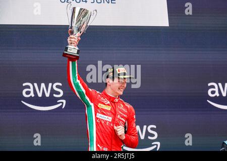 Montmelo, Espagne. 04th giugno, 2023. BEARMAN Oliver (gbr), Prema Racing, Dallara F2, podio ritratto durante il 6th° round del Campionato FIA Formula 2 2023 dal 2 al 4 giugno 2023 sul circuito di Barcellona-Catalunya, a Montmelo, Spagna - Foto Xavi Bonilla/DPPI Credit: DPPI Media/Alamy Live News Foto Stock