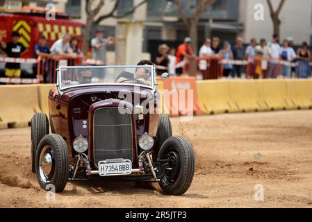 Calafell, Spagna. 03rd giugno, 2023. Un veicolo Ford Roadster 1932 visto al circuito espositivo del 98 Octans Party di Calafell. La città di Calafell Tarragona celebra l'edizione 3rd del 98 Octans Party, una concentrazione di veicoli americani dal 1930s al 1970s e anche i modelli attuali. Si sono svolte mostre e mostre di circuiti. Credit: SOPA Images Limited/Alamy Live News Foto Stock