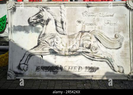 Old Pleasure Park Sign Barry Island South Wales Foto Stock