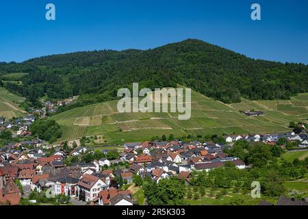 Vista di Kappelrodeck nella valle dell'acher. Foresta Nera, Baden-Wuerttemberg, Germania, Europa Foto Stock