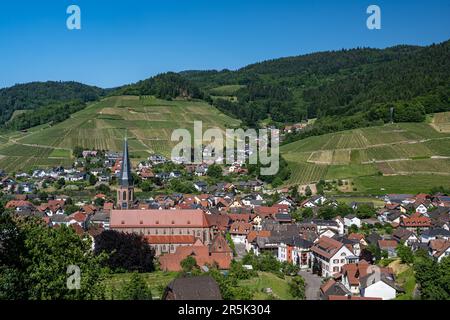 Vista di Kappelrodeck nella valle dell'acher. Foresta Nera, Baden-Wuerttemberg, Germania, Europa Foto Stock