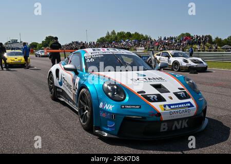 Andover, Regno Unito. 04th giugno, 2023. Circuito di Thruxton, Andover, Hampshire, Regno Unito il 04 2023 giugno. Robert de Haan in pole position per gara 1 durante la Porsche Carrera Cup al circuito di Thruxton, Andover, Hampshire, Regno Unito il 04 2023 giugno. Credit: Francis Knight/Alamy Live News Foto Stock