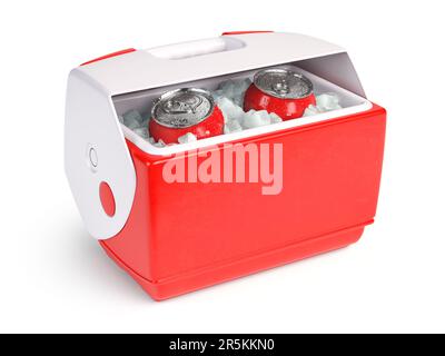 Scatola di raffreddamento in plastica o piccolo refrigeratore con lattine di birra o bevande gassate in ghiaccio isolato su bianco. illustrazione 3d Foto Stock