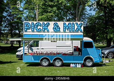 Pick & Mix Sweet Stall al Meadows Festival di Edimburgo, Scozia, Regno Unito. Foto Stock