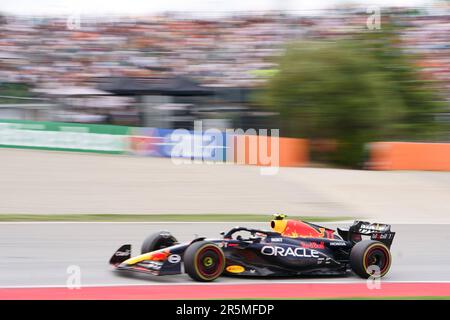 Barcellona, Spagna. 4th giugno 2023: Circuito di Barcellona-Catalunya, Barcellona, Spagna: Formula 1 Gran Premio di Spagna 2023: Giornata di gara: Sergio Perez Red Bull Racing Credit: Action Plus Sports Images/Alamy Live News Foto Stock