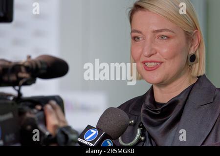 Il Ministro della Cultura di Albany Elva Margariti interviene all'edizione 2023 della Fiera Internazionale del Libro di Torino. Foto Stock