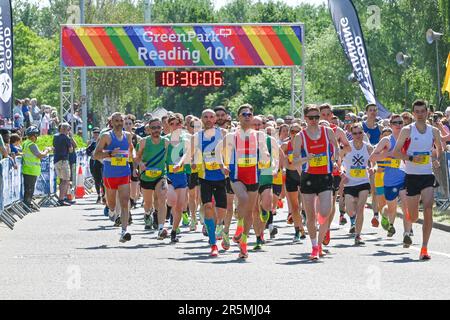 Reading, Berkshire, Regno Unito. 04th giugno, 2023. Green Park 10k 2023, Road Running Event in Reading, Berkshire, UK Credit: Vit Javorik/Alamy Live News Credit: Vit Javorik/Alamy Live News Foto Stock