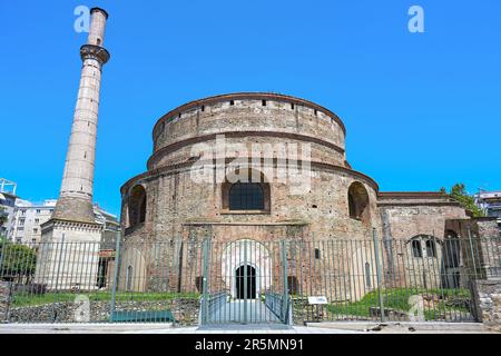 Mausoleo di Rotunda di Galerio, monumento storico costruito nei primi anni del 4th ° secolo, ora la Chiesa greco-ortodossa di Agios Georgios, centro della città di Foto Stock