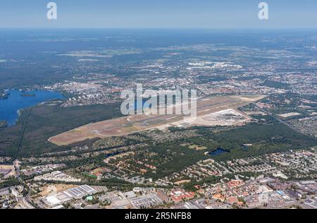 Vista aerea dell'aeroporto Tegel di Berlino, dell'aeroporto Tegel di Berlino, otto Lilienthal, TXL, smantellamento, pista, decostruzione, cantiere, area Foto Stock