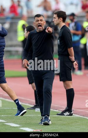Oeiras. 4th giugno, 2023. Sergio Conceicao, allenatore capo dell'FC Porto, si è fatto un gesto durante la finale di Coppa del Portogallo tra FC Porto e SC Braga a Oeiras, Portogallo, il 4 giugno 2023. Credit: Petro Fiuza/Xinhua/Alamy Live News Foto Stock