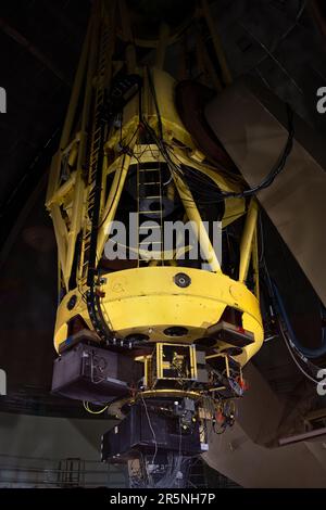 Lick Observatory, San Jose, California, USA - 28 maggio 2023: Il telescopio riflettente da 120 pollici C. Donald Shane situato presso l'Osservatorio Lick. Il lar Foto Stock